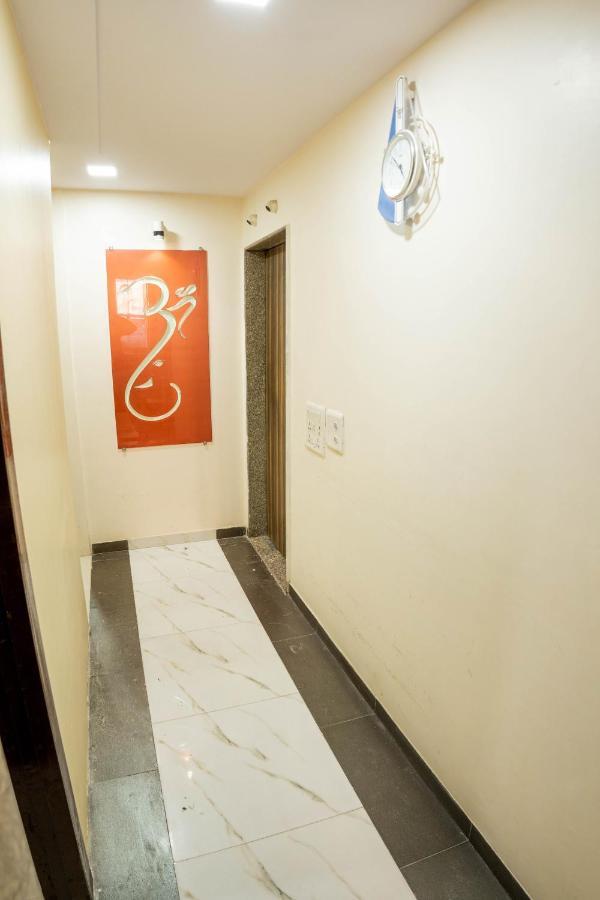 Ganesh, Near Kokilaben Dhirubhai Ambani Hospital Gasthof